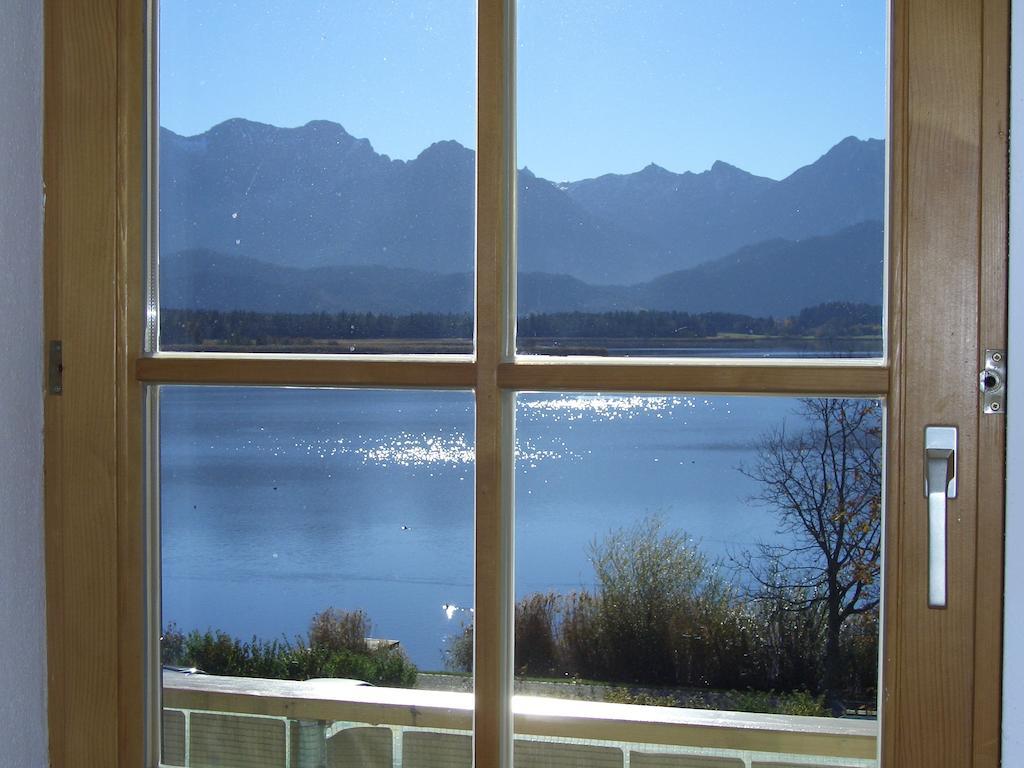 Gaestehaus Guggomos "Hopfen Am See" Füssen Szoba fotó
